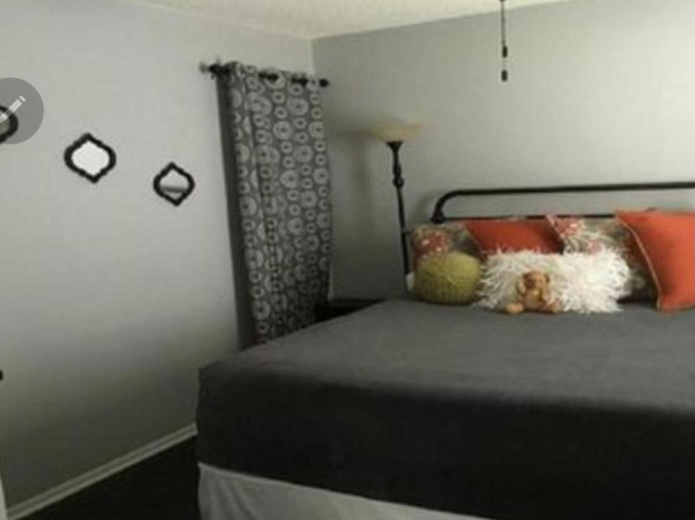 Room image 3